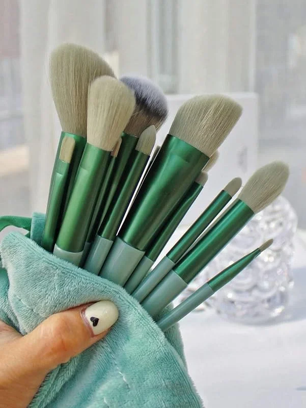 Lot de 13 pinceaux de maquillage professionnels doux et moelleux pour fond de teint, poudre, fard à