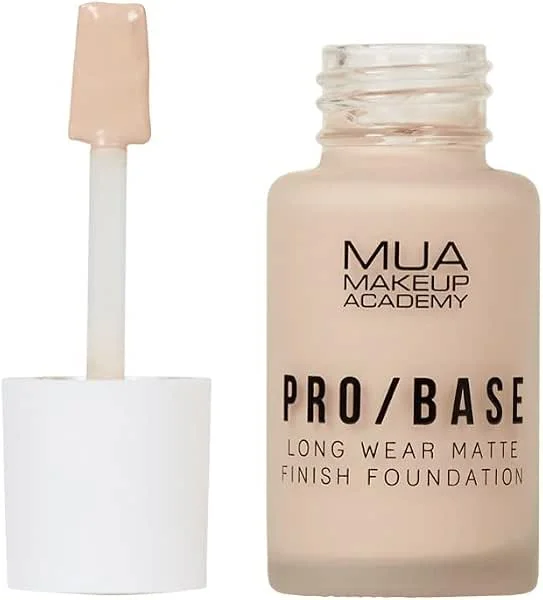 MUA Makeup Academy Pro, Base Fond de teint mat longue tenue couvrance complète, teinte — Maquillage